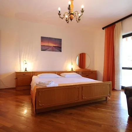 Biskupije 1158 Διαμέρισμα *
