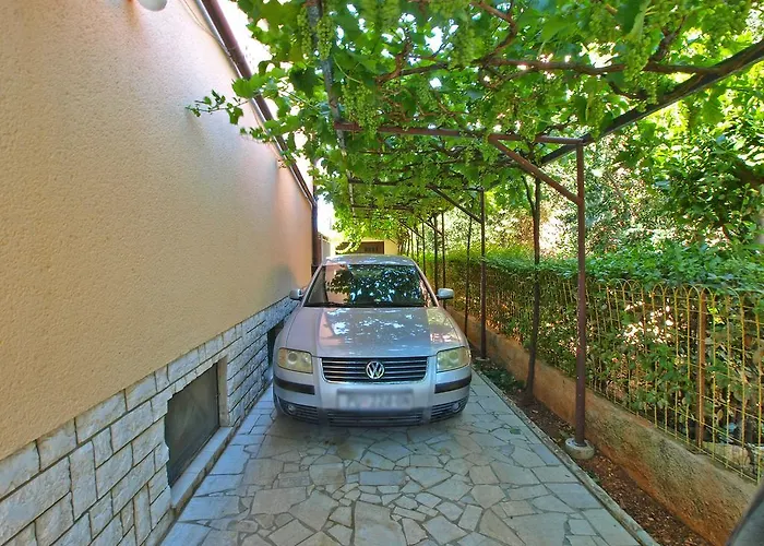 Biskupije 1158 * Medolino
