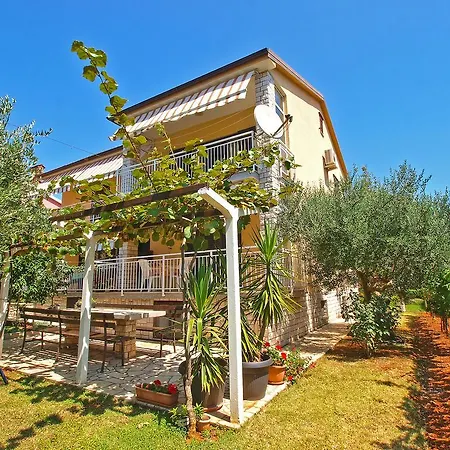 Biskupije 1158 Apartment *